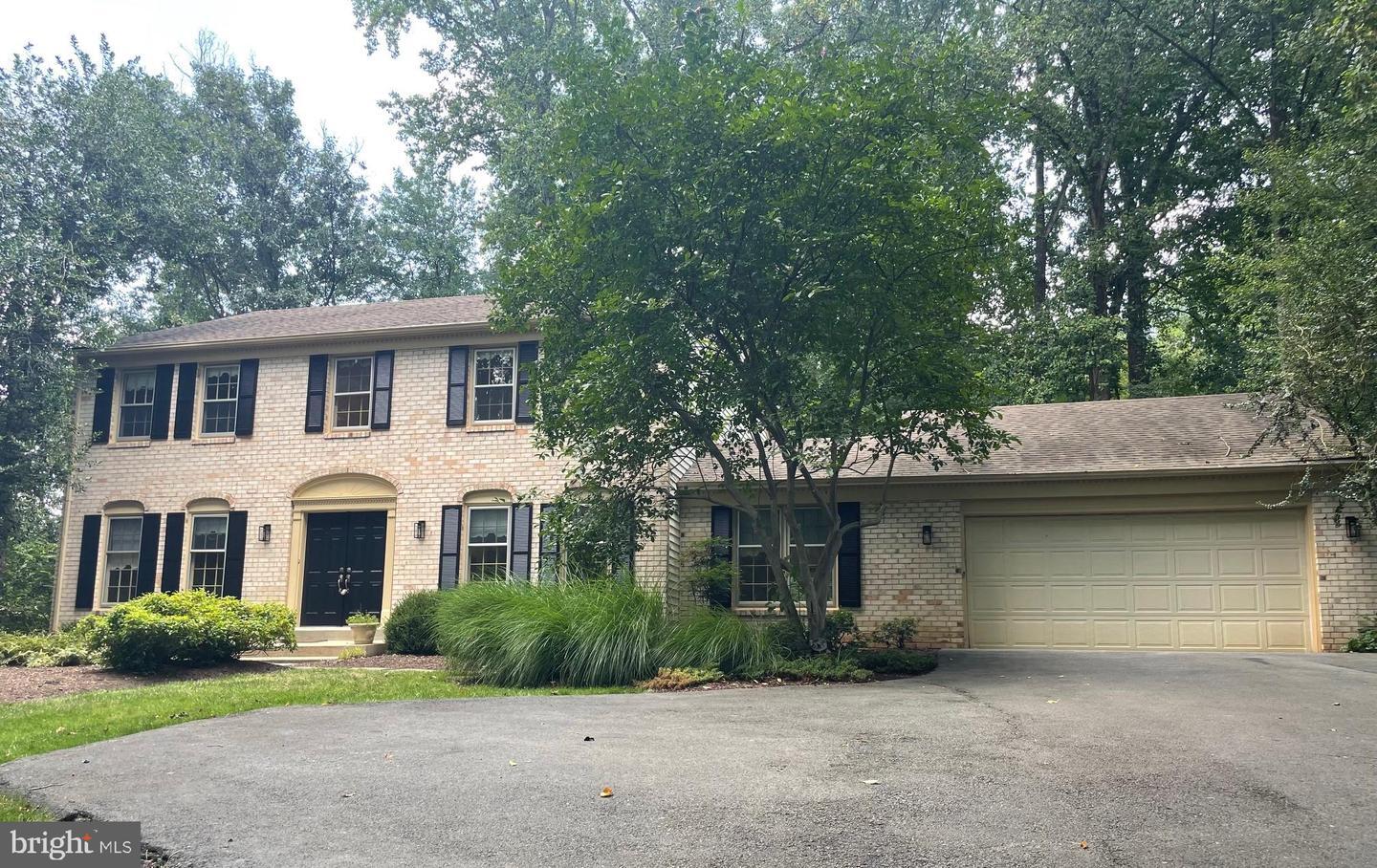 Property Photo: 2929 Leefield Drive VA 20171