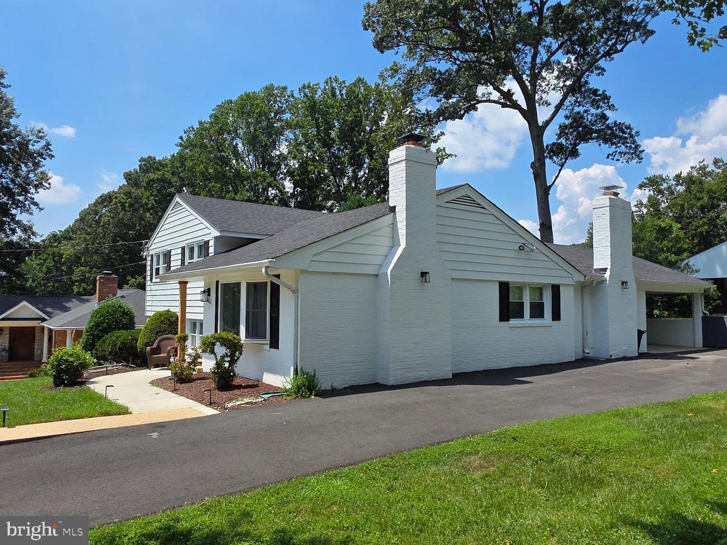 Property Photo: 7900 Gosport Lane VA 22151