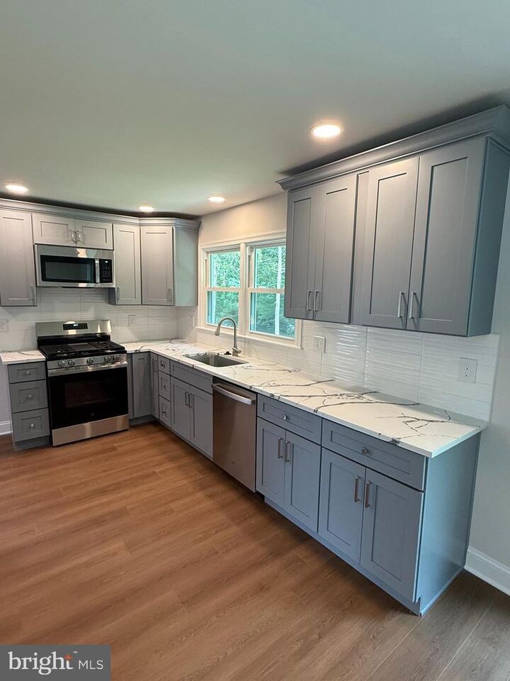 Property Photo: 521 Pasadena Drive NJ 08049