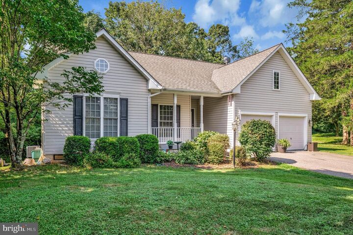 411 Lakeview Parkway  Locust Grove VA 22508 photo