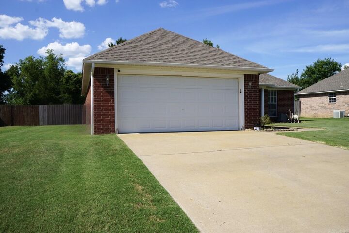 Property Photo: 2130 Wilmington Drive AR 72034