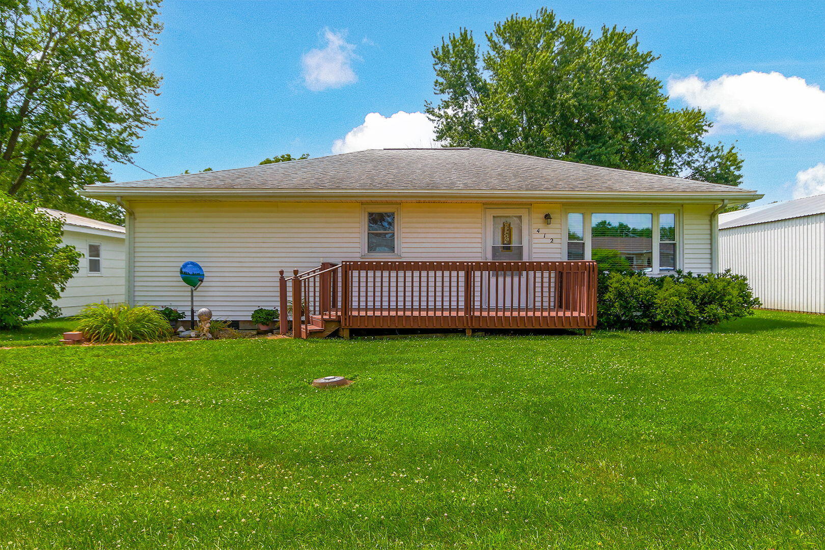 Property Photo:  412 W Stone St  MO 65284 