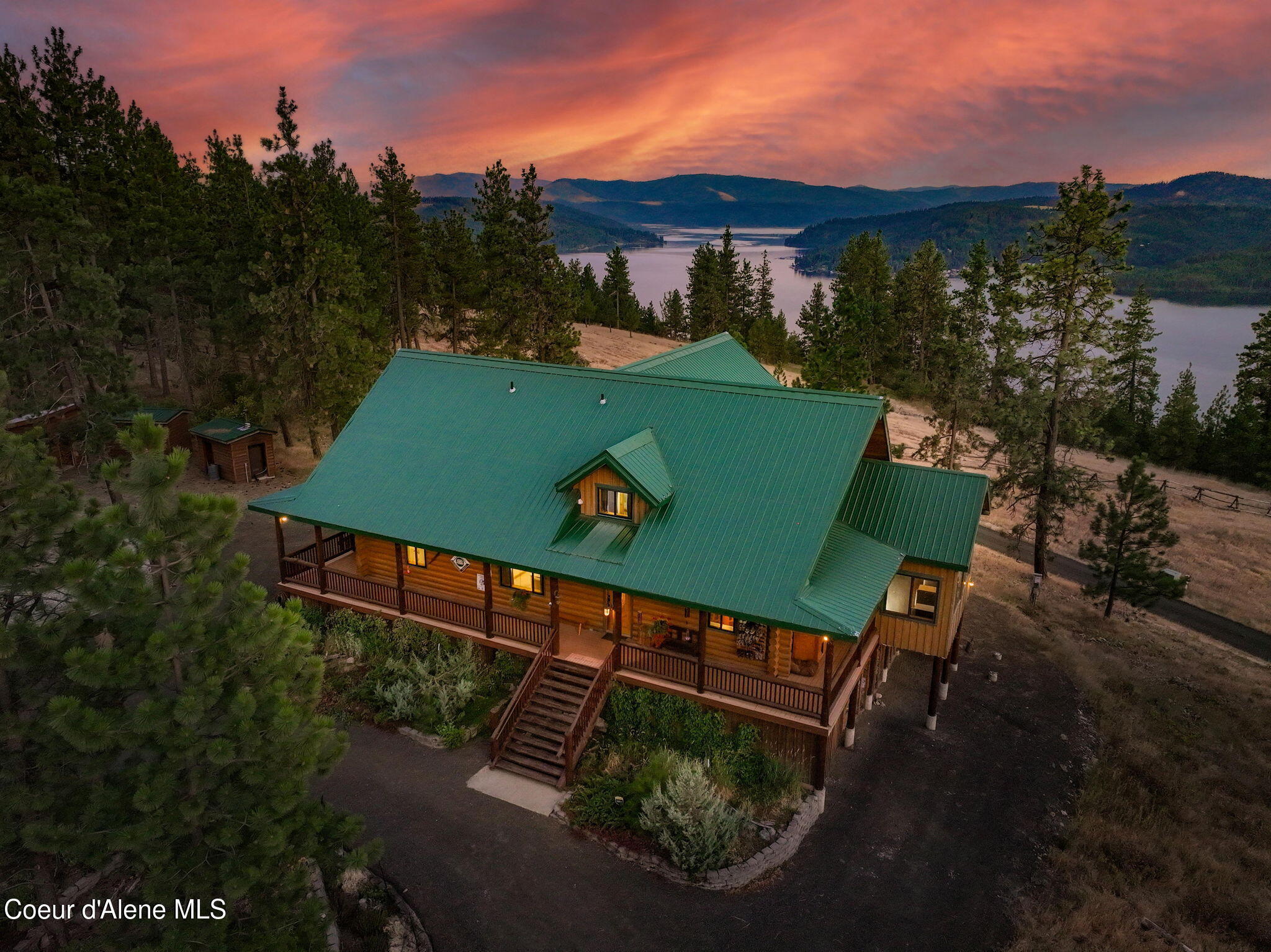 Property Photo:  1979 E Falcon Crest Rd  ID 83833 