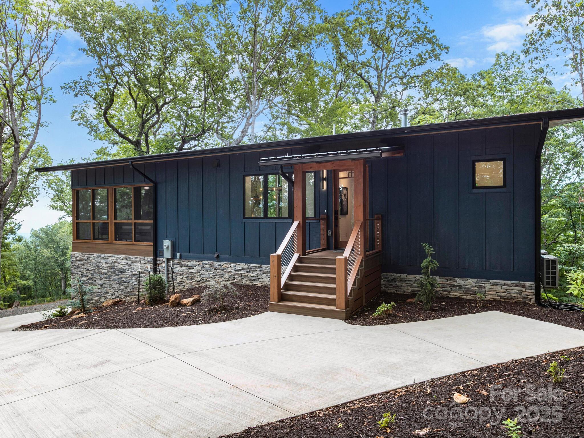 Property Photo: 88 Candyland Court NC 28715