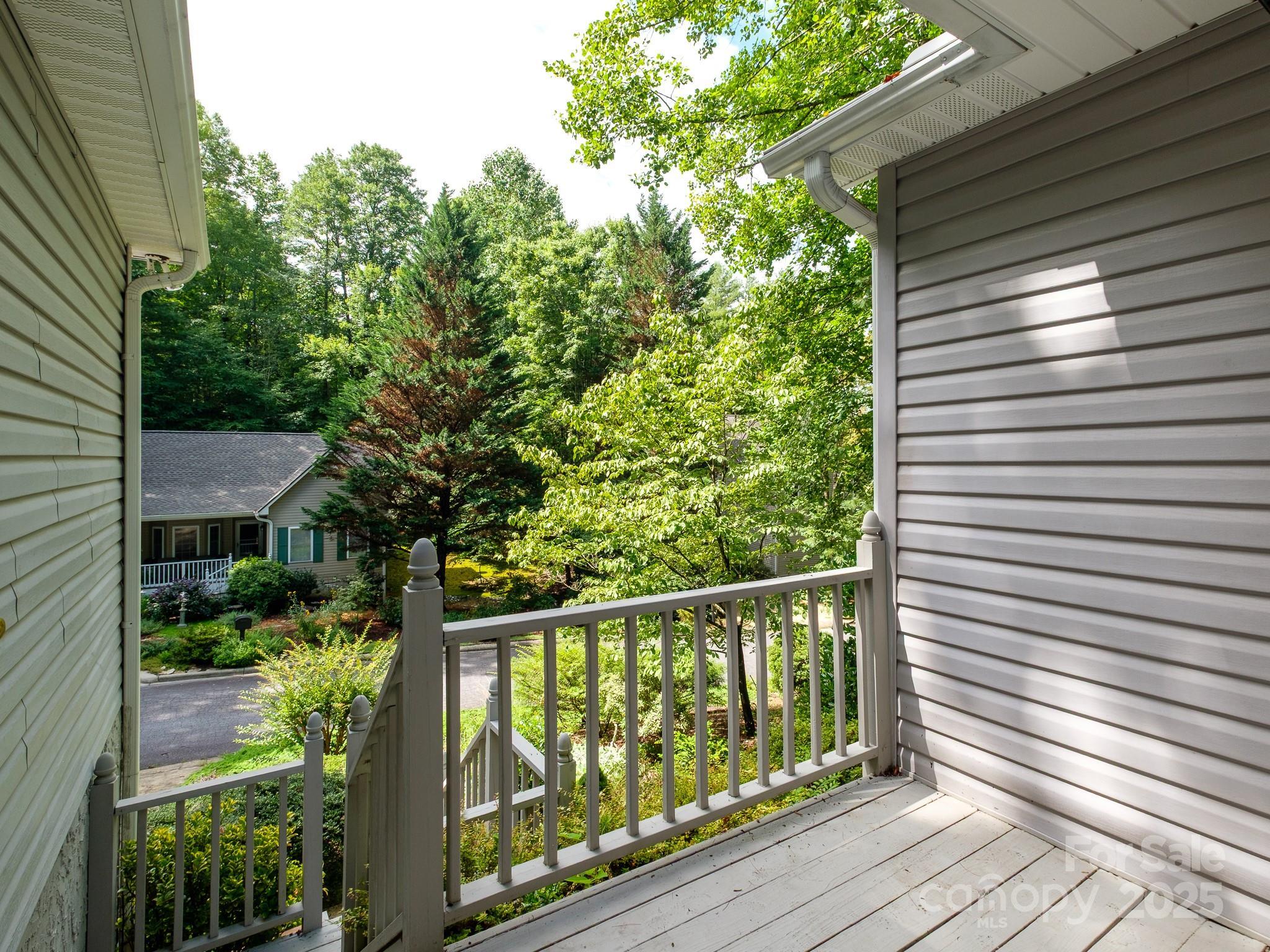 Property Photo: 41 Autumn Glen Court NC 28712