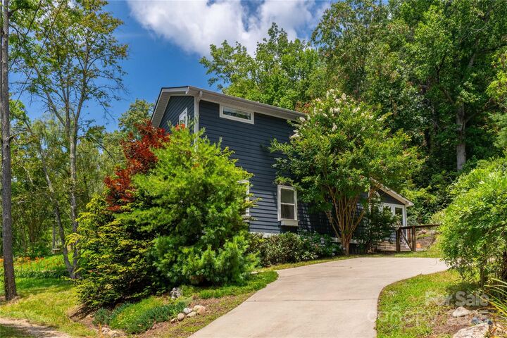 5 Koenig Way  Asheville NC 28804 photo