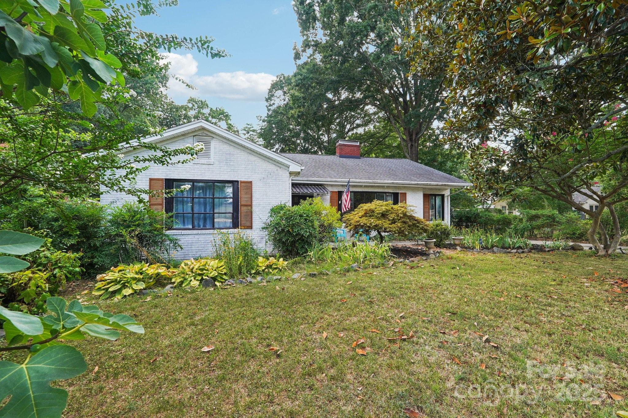Property Photo: 522 Sunnyside Drive SE NC 28025