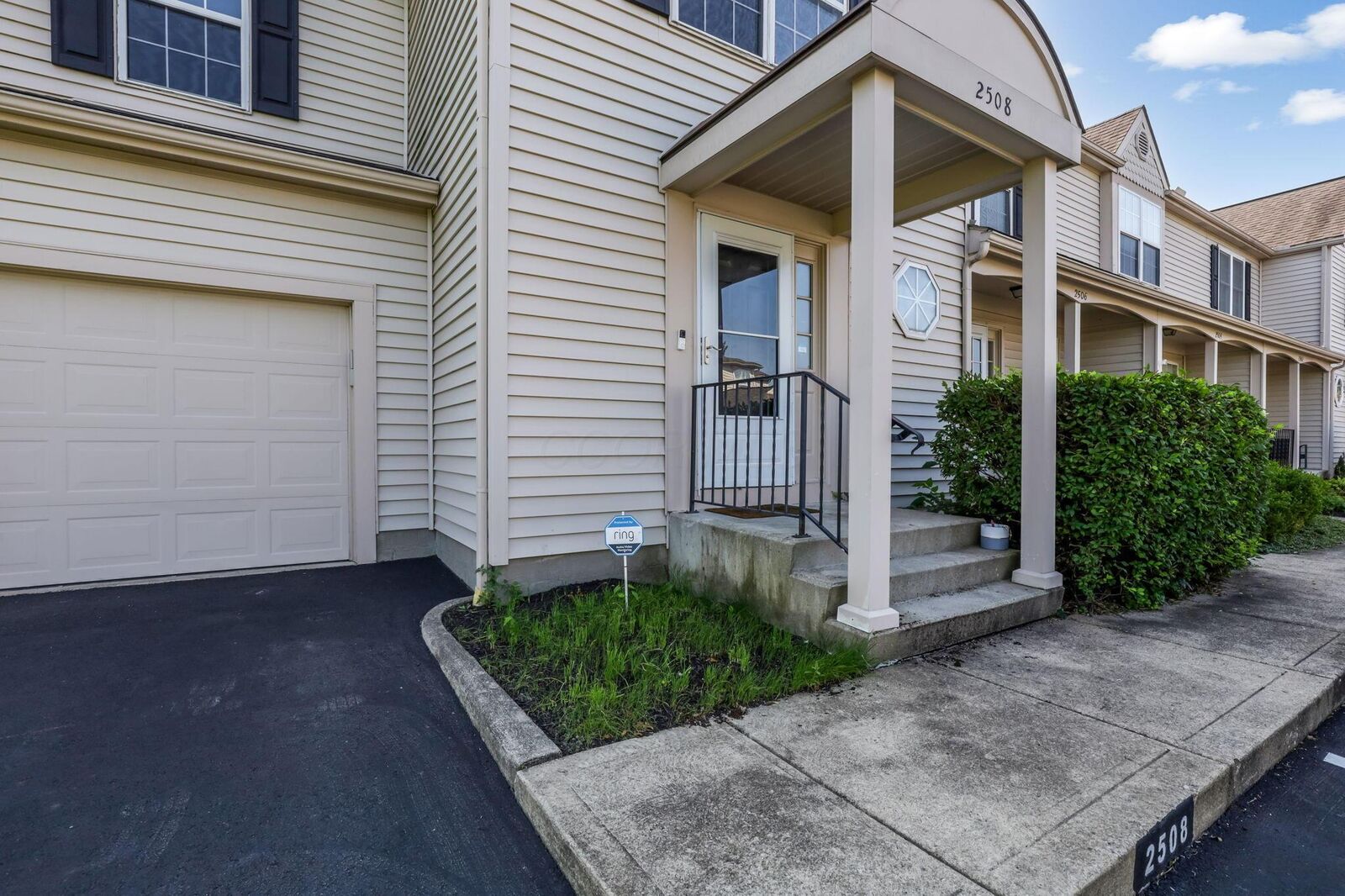 Property Photo:  2508 Maxim Lane  OH 43235 
