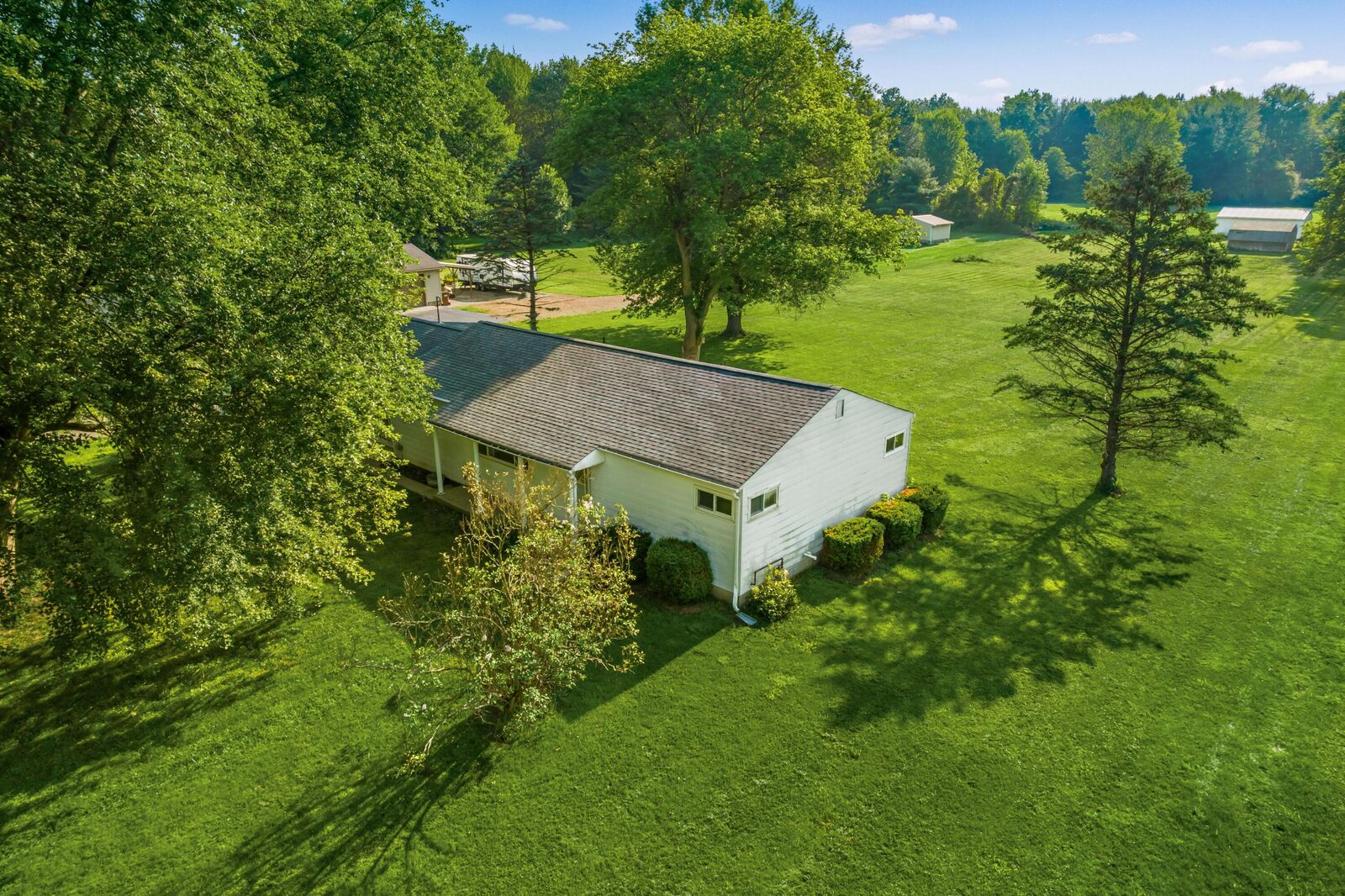 Property Photo: 4623 York SW Road OH 43062