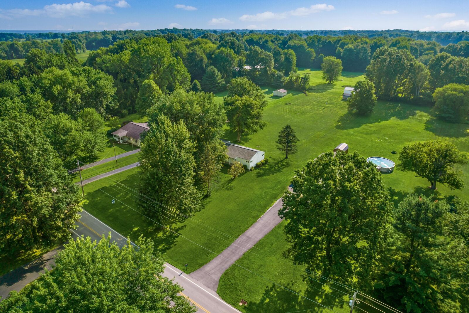 Property Photo: 4623 York SW Road OH 43062