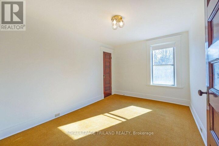 Property Photo:  241 Ridout Street South 2  ON N6C 3Y3 