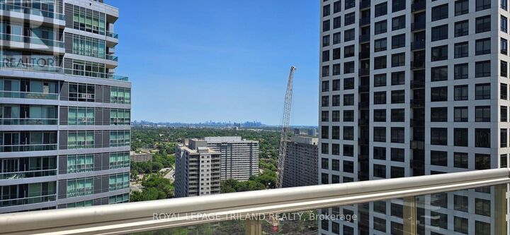 Property Photo:  55 Elm Drive West 711  ON L5B 3Z3 
