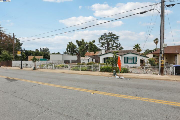 Property Photo: 11768 Main St CA 94586