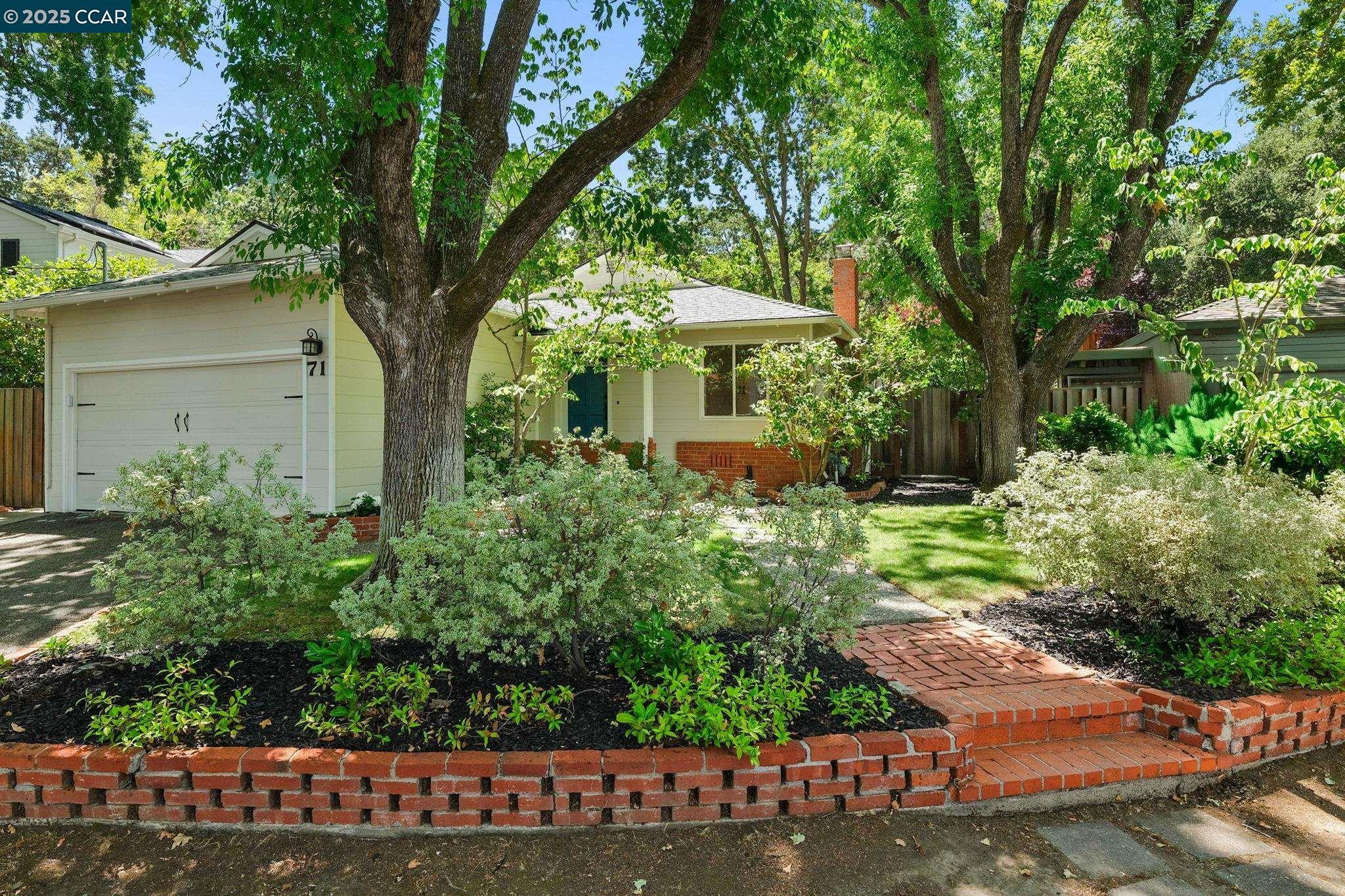 Property Photo: 71 Maple Ln CA 94595