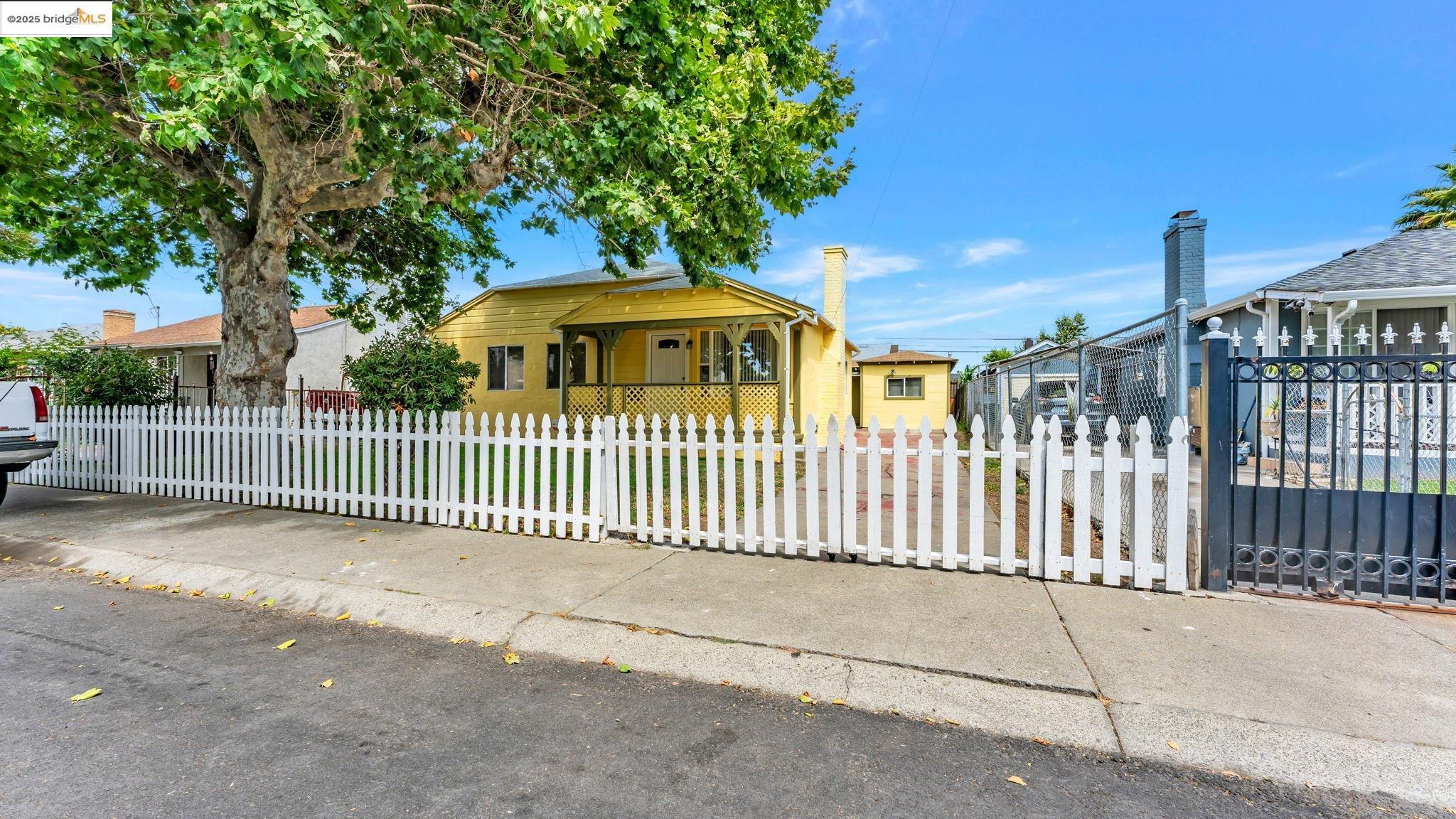 Property Photo:  528 La Prenda Drive  CA 94603 