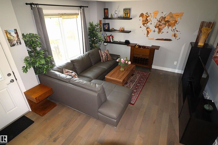 Property Photo: 2922 Maple Way NW 23 AB T6T 1A5
