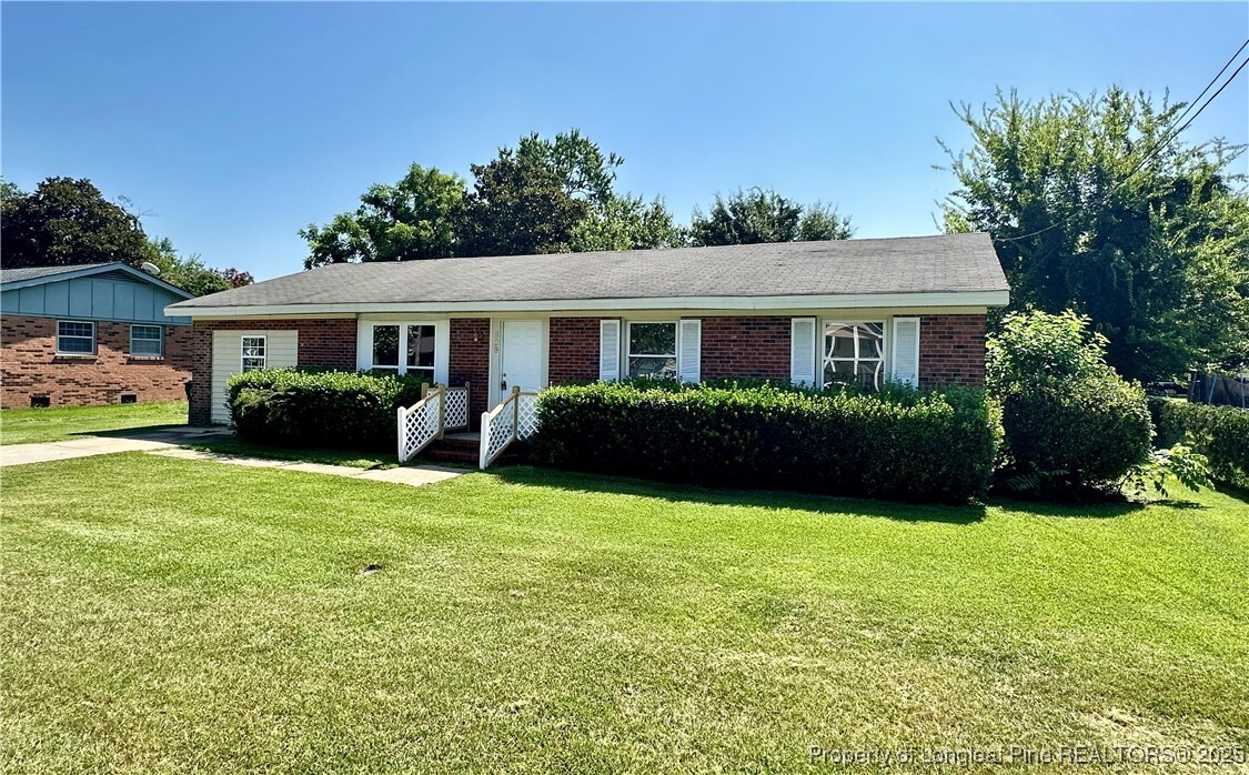 Property Photo:  629 Glensford Drive  NC 28314 