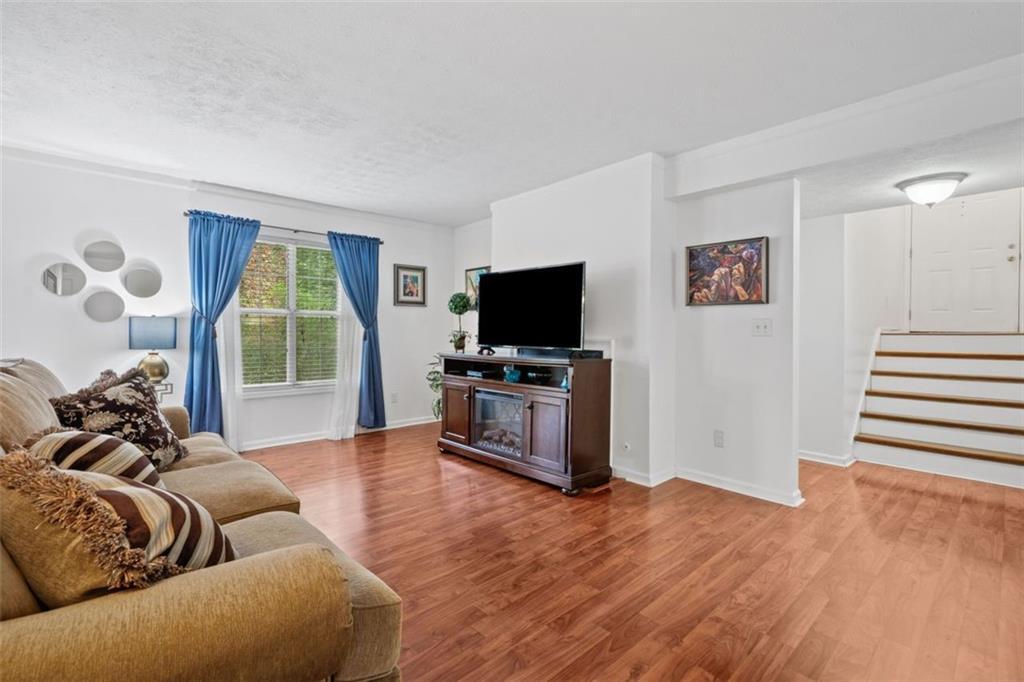 Property Photo: 102 Glenleaf Drive GA 30092