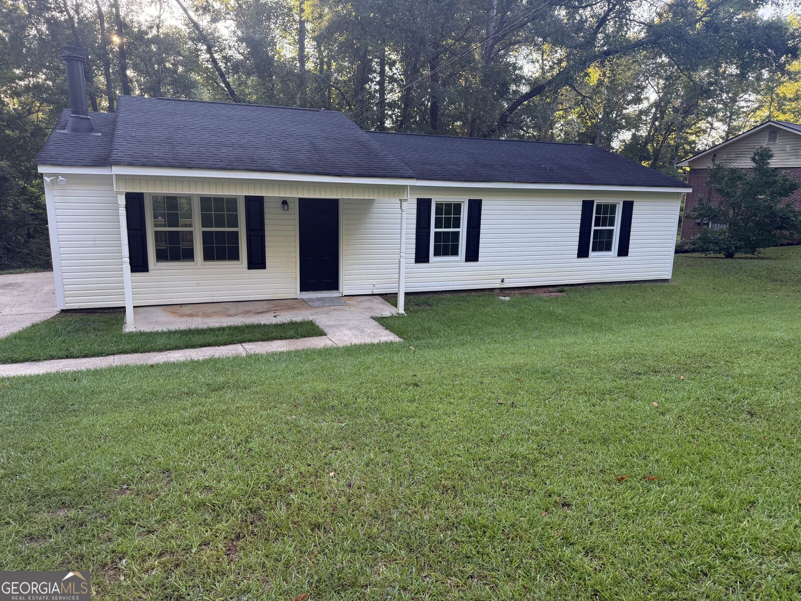 Property Photo: 217 Clearview Court GA 30241
