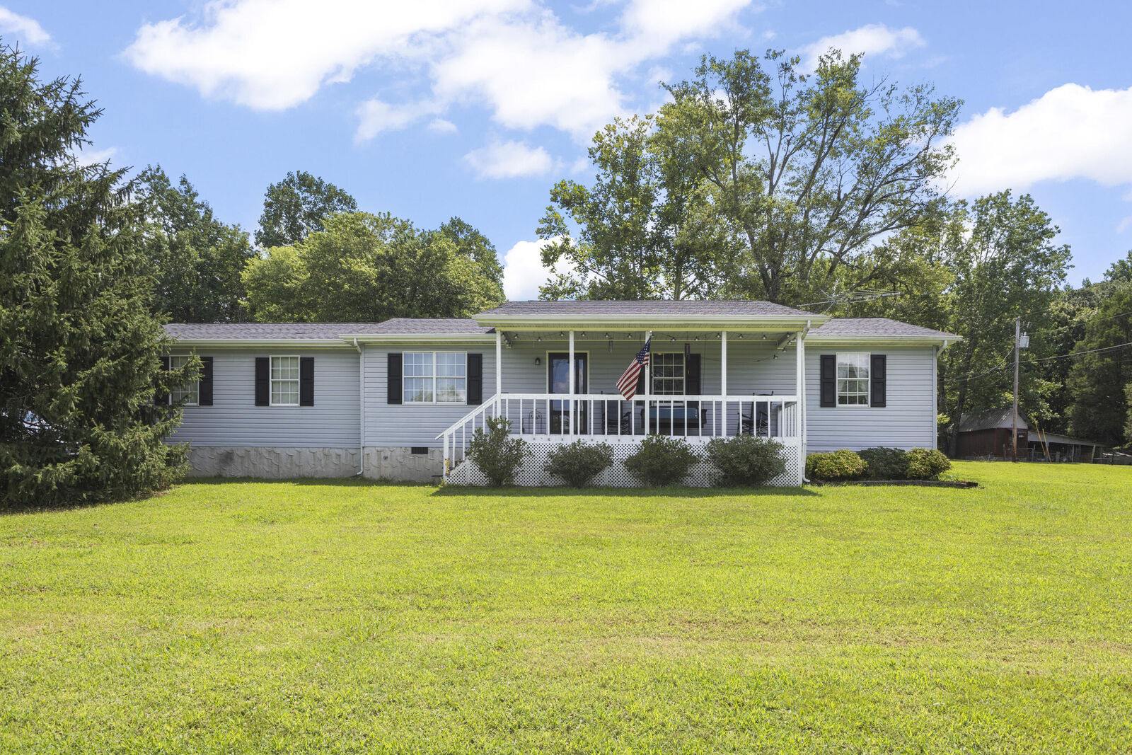 Property Photo:  855 Ringgold Road  GA 30728 
