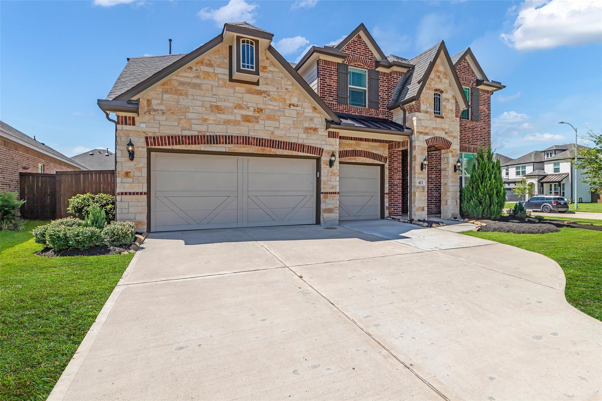 Property Photo: 423 Round Top Street TX 77598