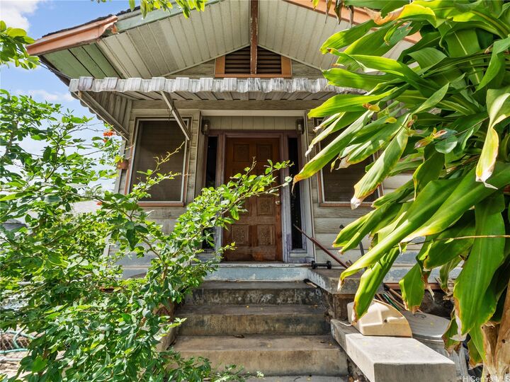 1934 Pauoa Road  Honolulu HI 96813 photo