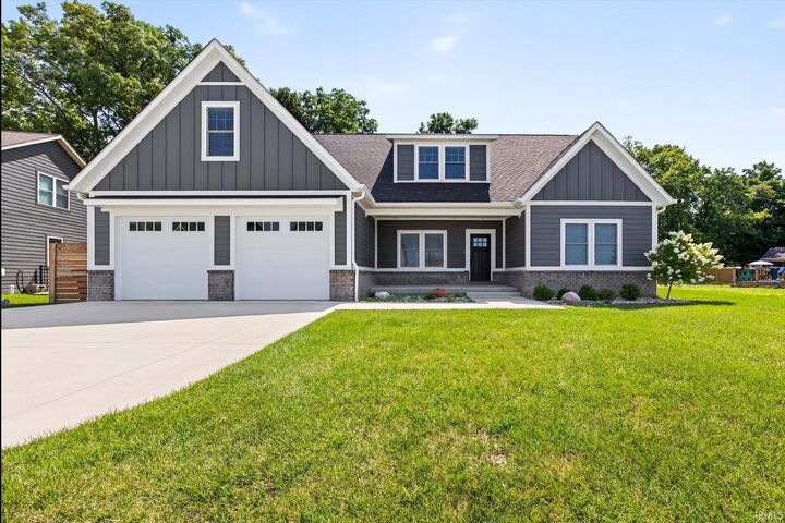 Property Photo: 4606 N Calumet Court IN 47404