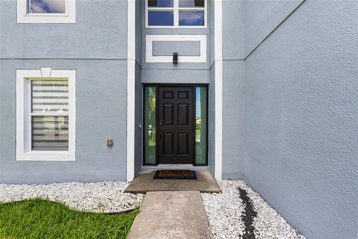 Property Photo: 111 Wheatfield Circle FL 32771