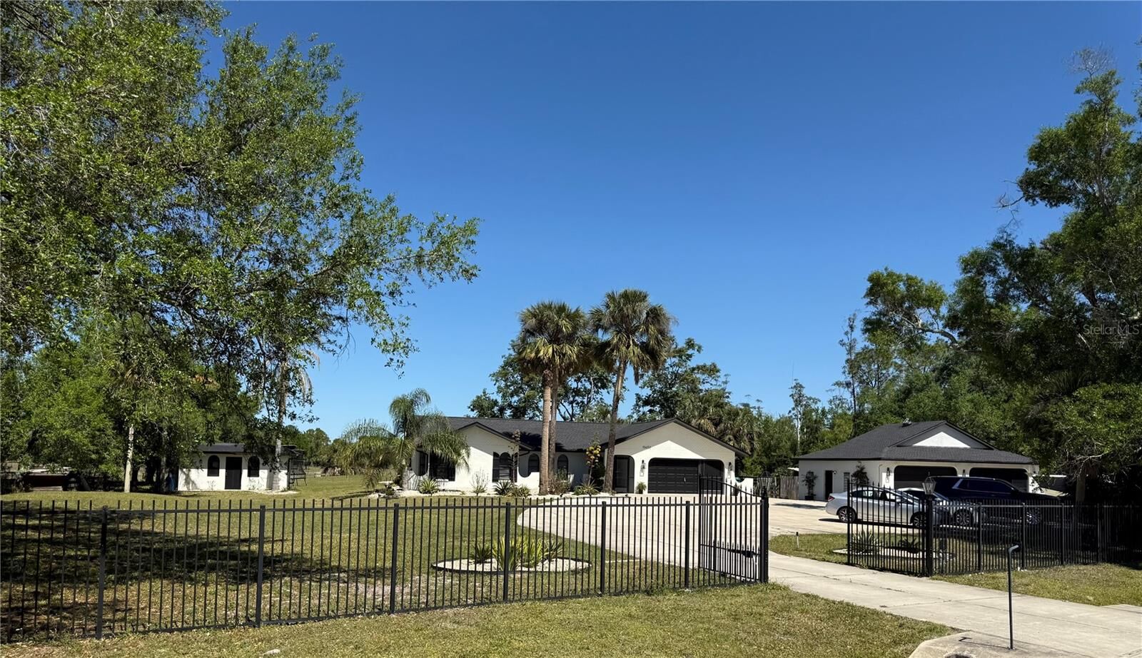Property Photo: 15650 Prairie Creek Boulevard FL 33982