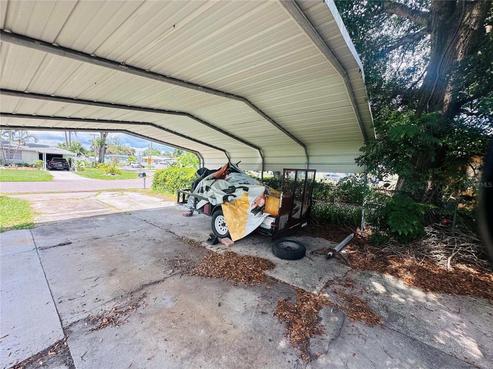 Property Photo:  2520 W Knollwood Street  FL 33614 