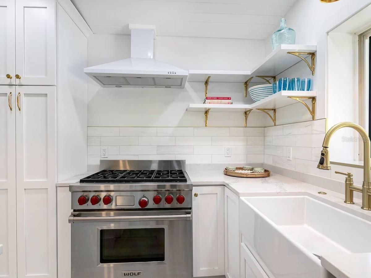 Property Photo:  6979 Longboat Drive S  FL 34228 