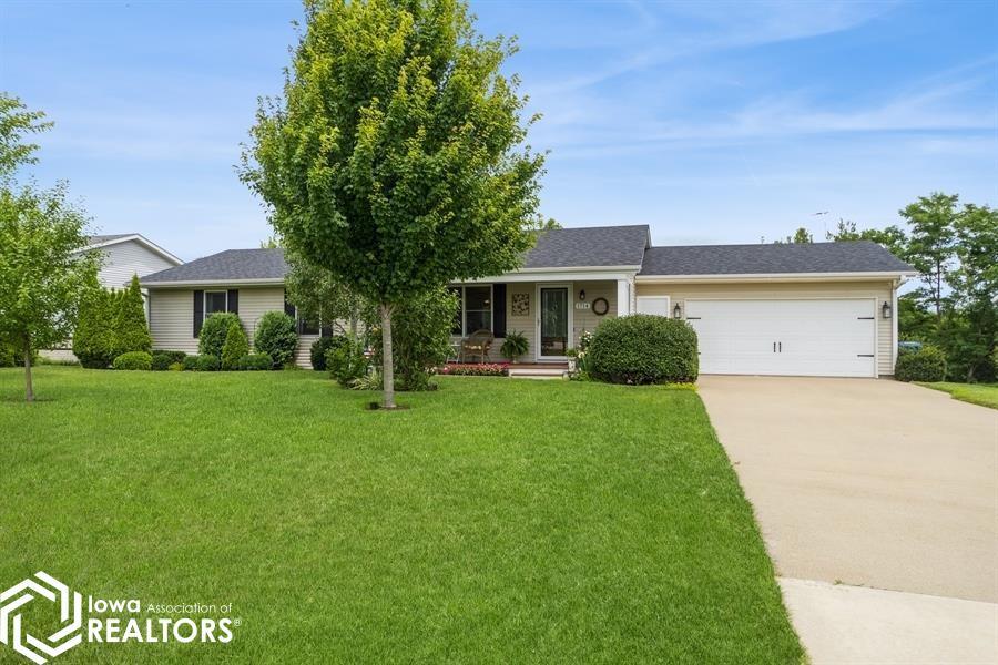 1714 Neil  Pella IA 50219 photo