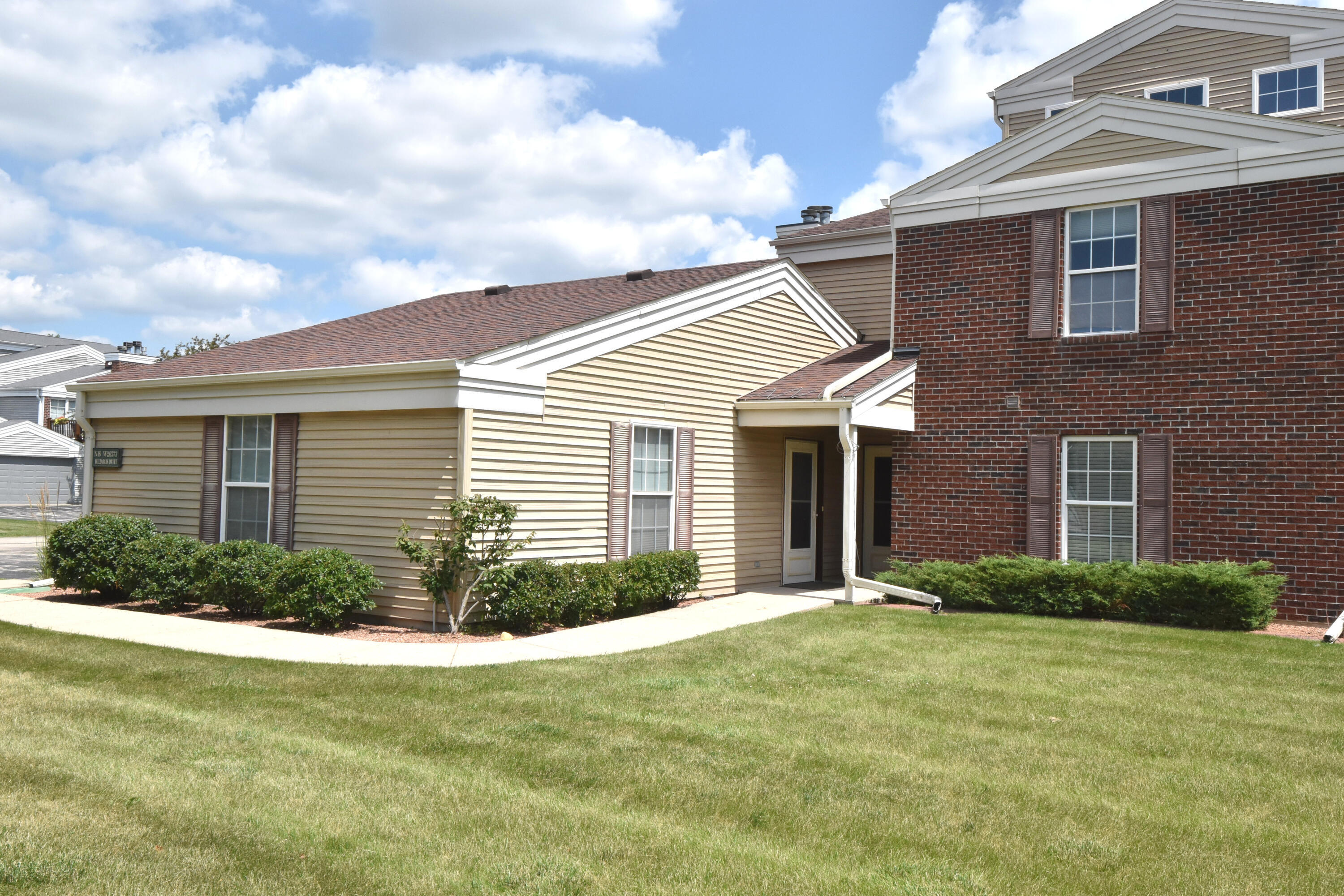 N16w26573 Wild Oats Dr G  Pewaukee WI 53072 photo