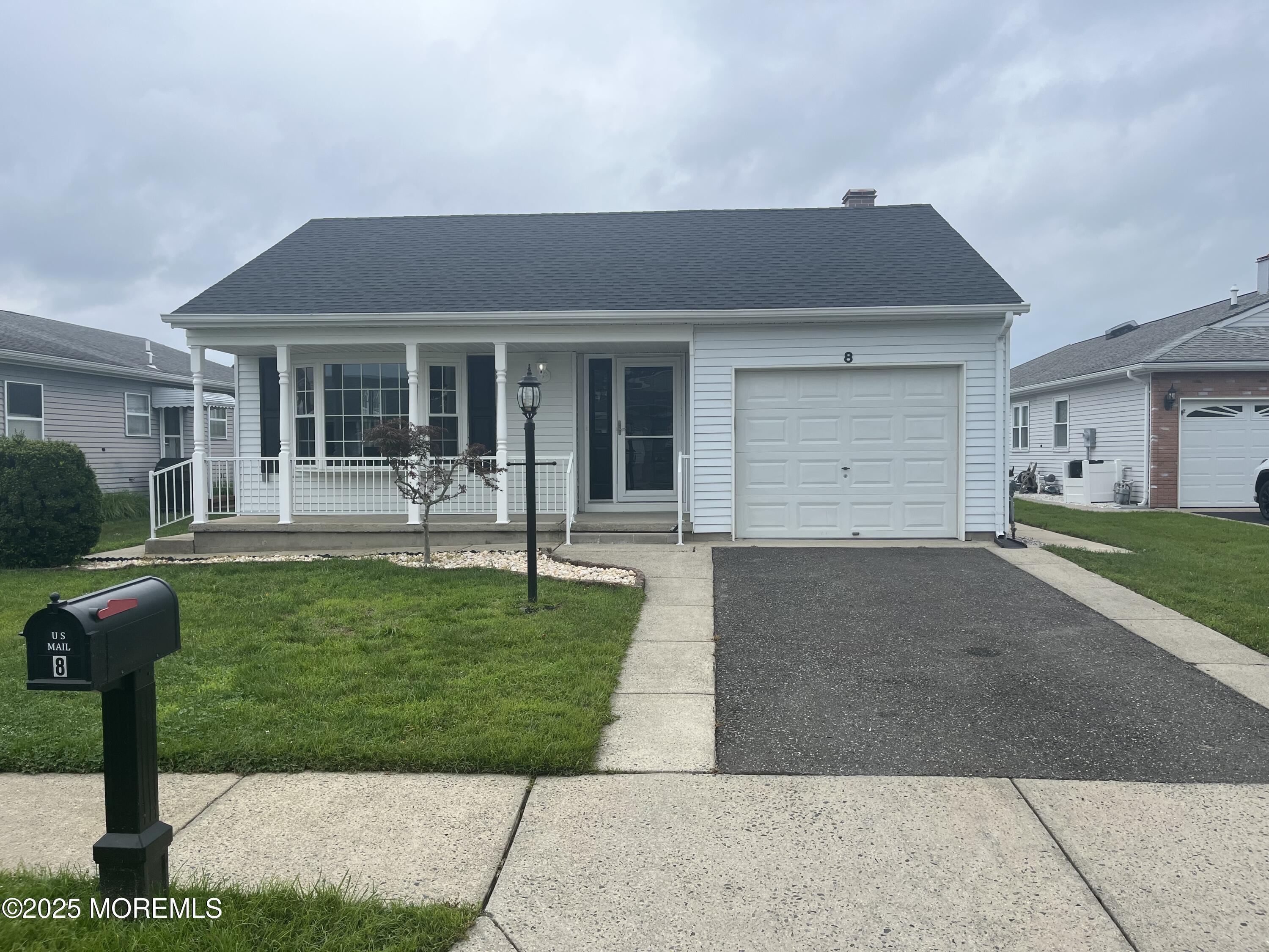 8 Thronbury Court  Toms River NJ 08757 photo