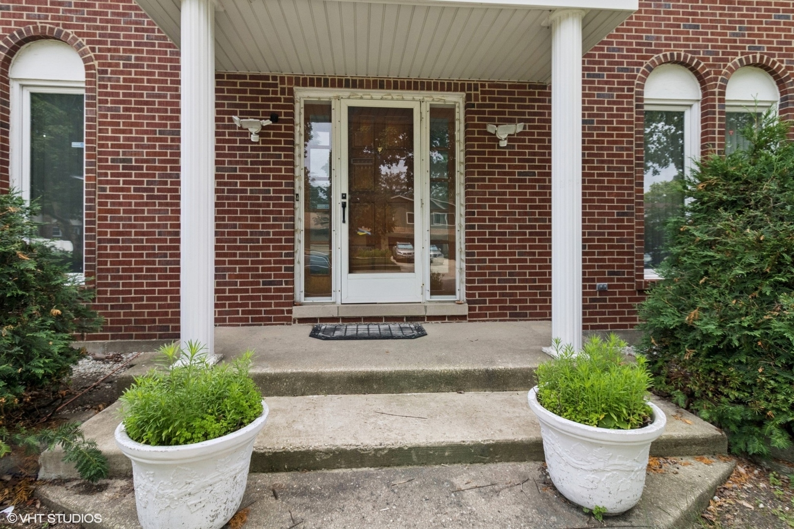 Property Photo: 601 S Saint Cecilia Drive IL 60056