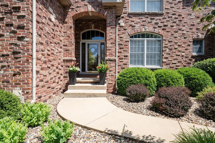 Property Photo: 18 Stonebrook Court IL 61704