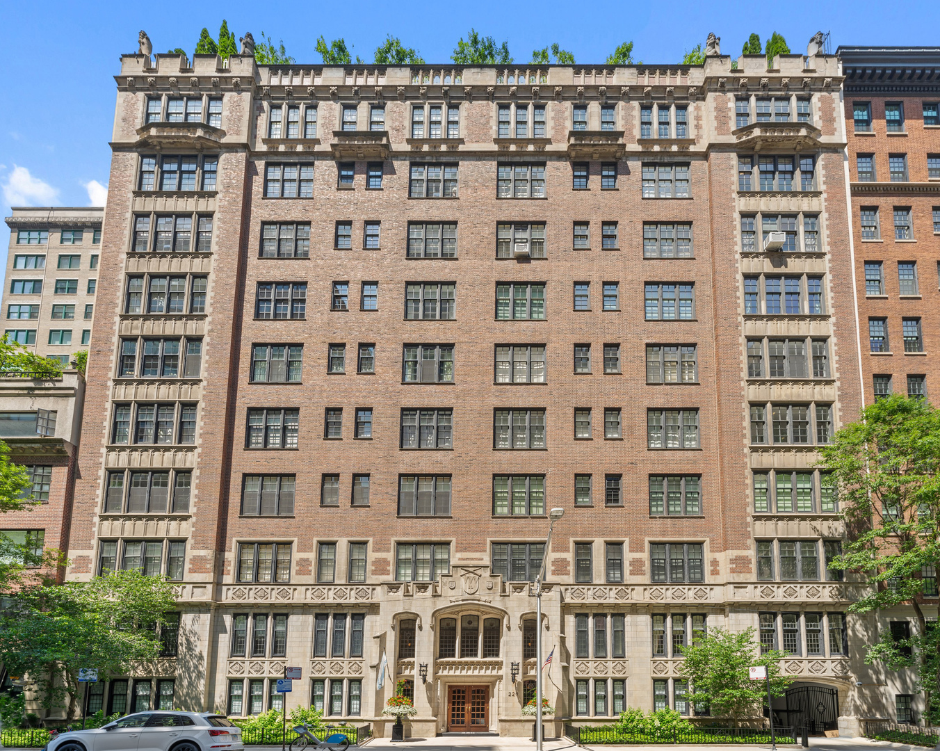 220 E Walton Place 4E  Chicago IL 60611 photo