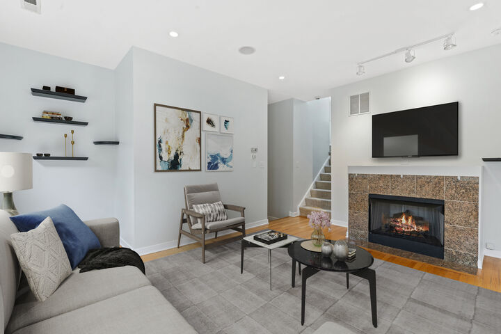 Property Photo:  4114 S Maryland Avenue  IL 60653 