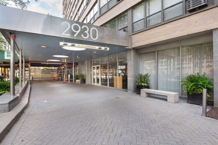 Property Photo: 2930 N Sheridan Road 210 IL 60657