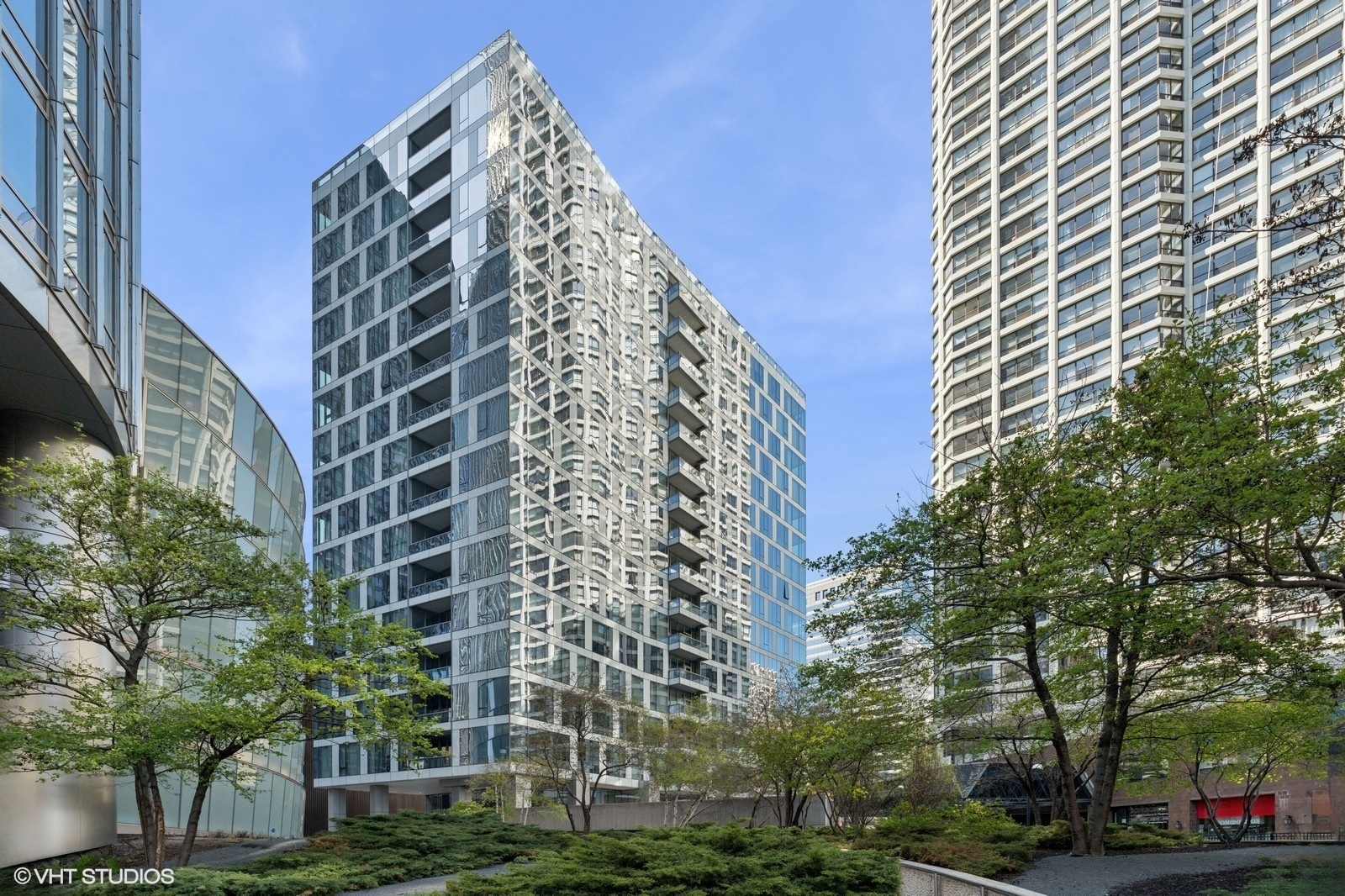 Property Photo: 403 N Wabash Street 15B IL 60611