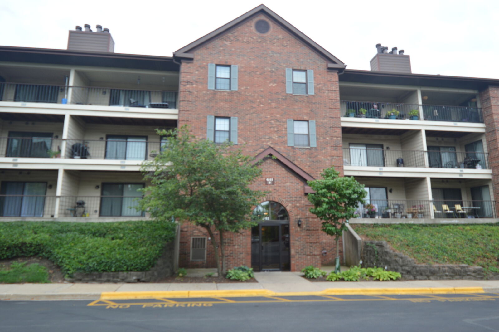 Property Photo:  641 Hapsfield Lane 306  IL 60089 