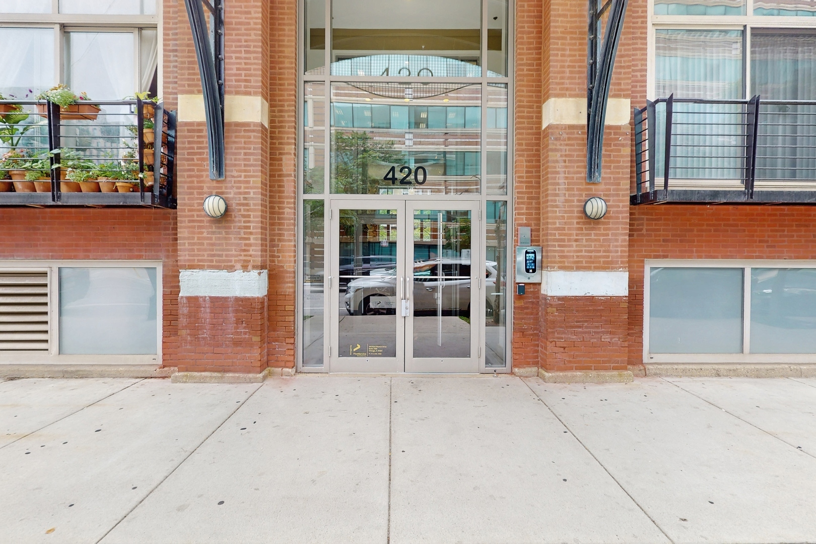 Property Photo: 420 S Clinton Avenue 704A IL 60607