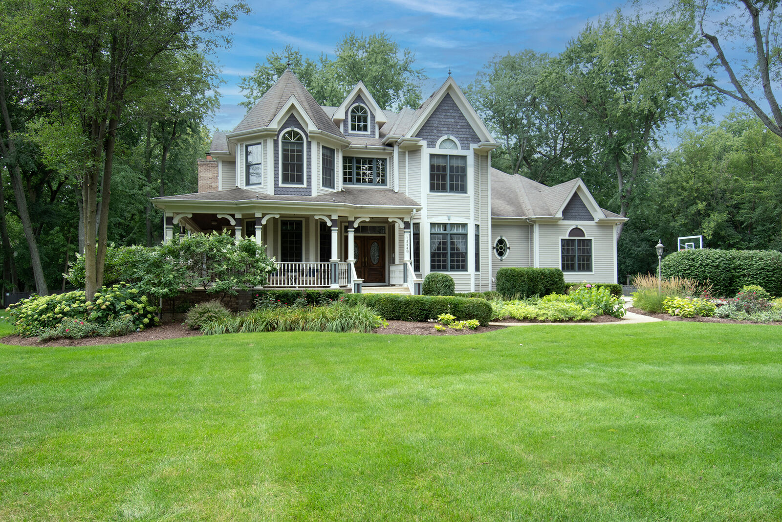 Property Photo:  7S448 Arbor Drive  IL 60540 