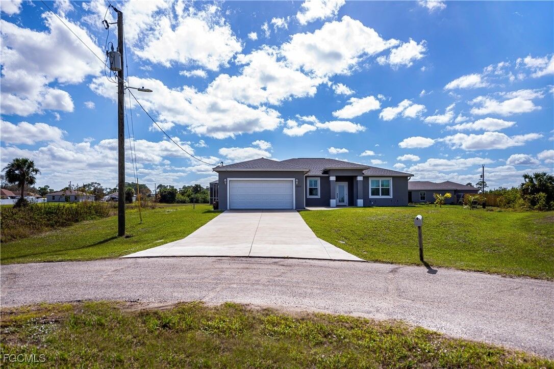 Property Photo: 3204 Lark Court FL 33935