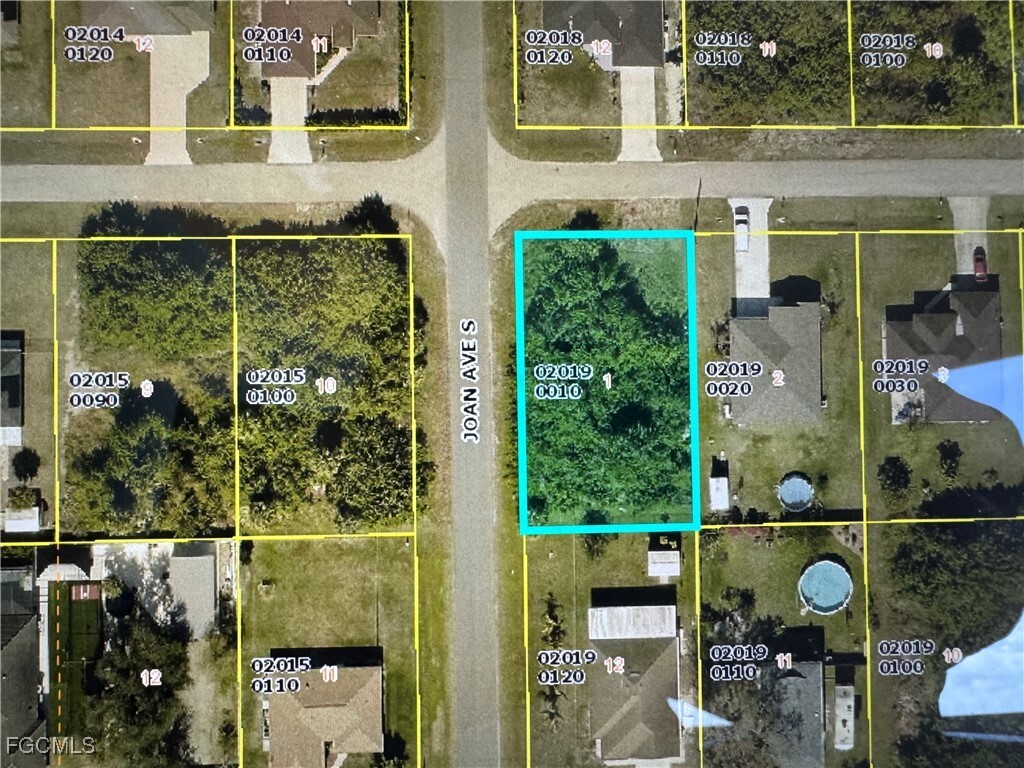 Property Photo: 3011 38th Street SW FL 33976