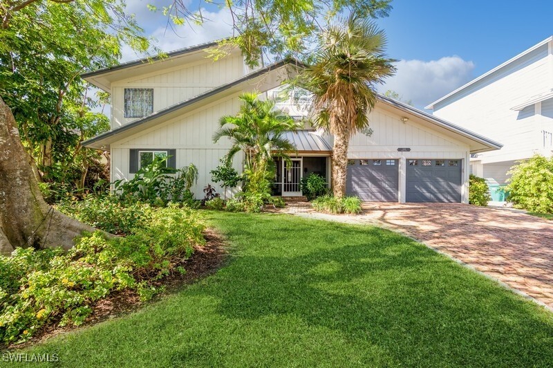Property Photo: 1154 Vernon Place FL 34145