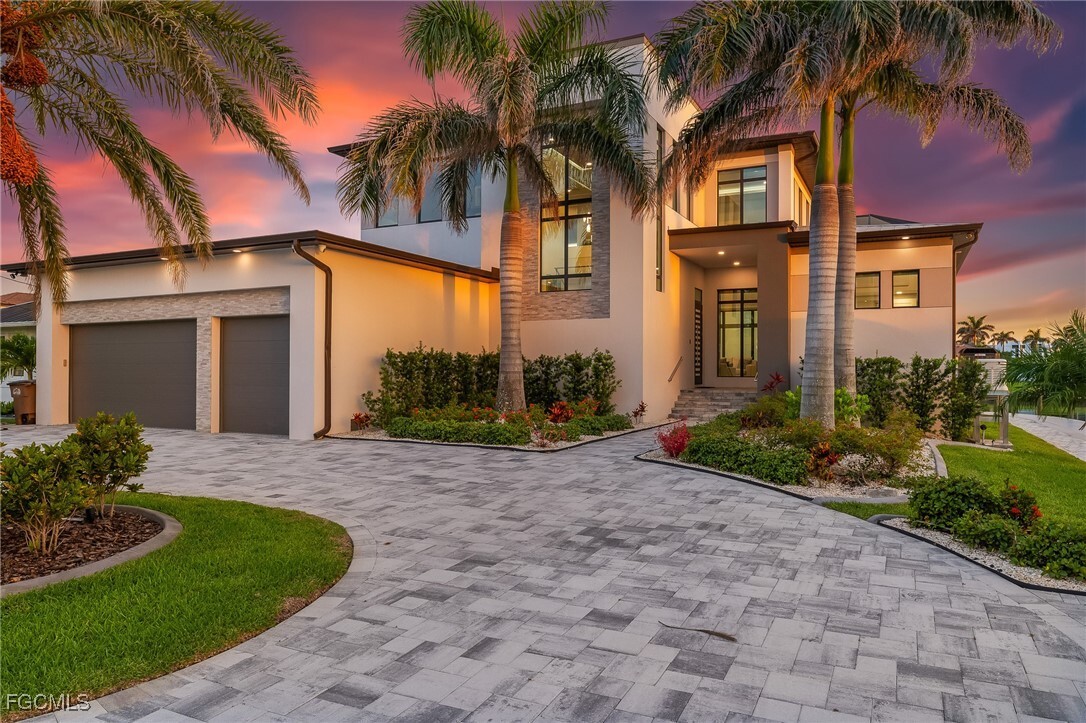 Property Photo: 5622 Coronado Court FL 33904