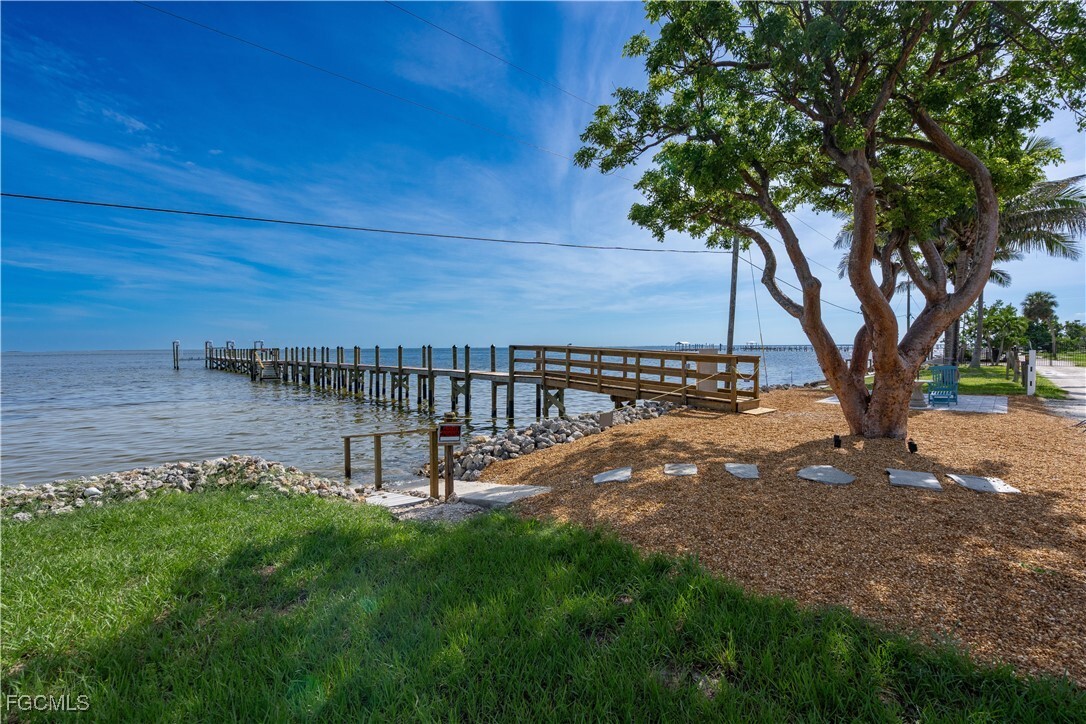 Property Photo: 8550 Ebbtide Way FL 33922