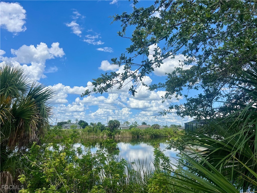 Property Photo:  203 NW 19th Place  FL 33993 