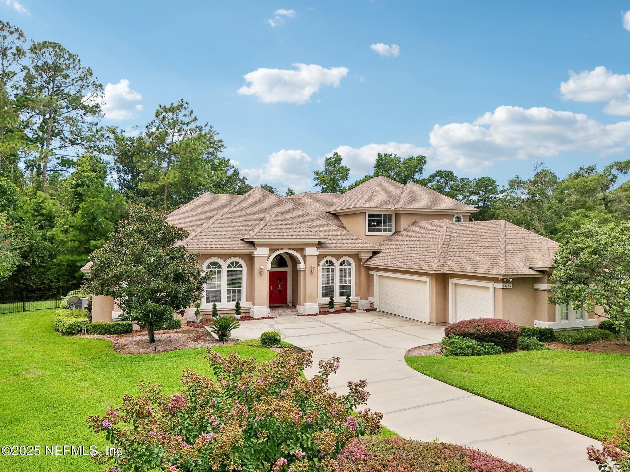 Property Photo: 1677 Pebble Beach Boulevard FL 32043